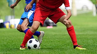 Freizeit von Profi-Fußballern vertraglich eingeschränkt? Arbeitsrecht im Profifußball