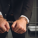 Vorstand in Handschellen wegen Untreue 
