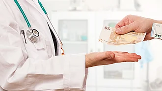 Medizinrecht: Welche Leistungen dürfen Kassenärzte abrechnen?