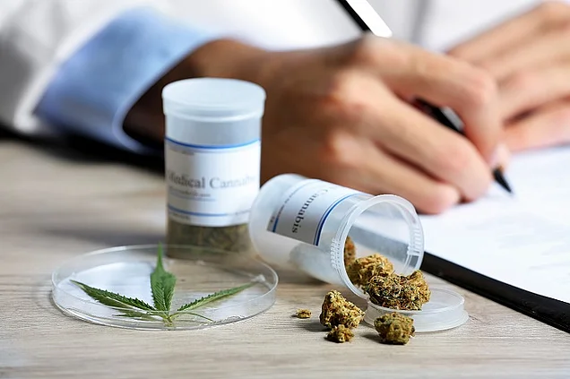 OLG erklärt das Werben für medizinisches Cannabis in mehrfacher Hinsicht für unzulässig
