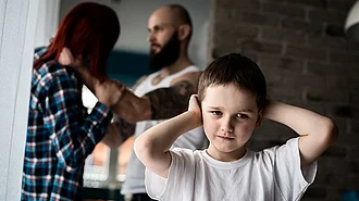 Gewalt gegen die Mutter berechtigt zum alleinigen Sorgerecht