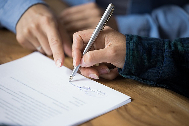 Keine Vollständige Abdingbarkeit des § 615 BGB