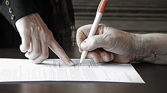 Berufsbetreuer, Betreuer als Erbe, Sittenwidrigkeit, Testament, notarielles Testament Die Einsetzung eines Berufsbetreuers zum Erben im Testament kann sittenwidrig und damit nichtig sein.