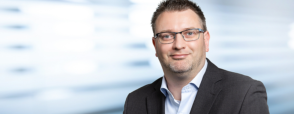 Rechtsanwalt Christian Westermann berät und vertritt als Fachanwalt für Handels- und Gesellschaftsrecht  überwiegend Unternehmen sowie Gesellschafter, Geschäftsführer und auch Handelsvertreter und sonstige Vertriebsmittler. 