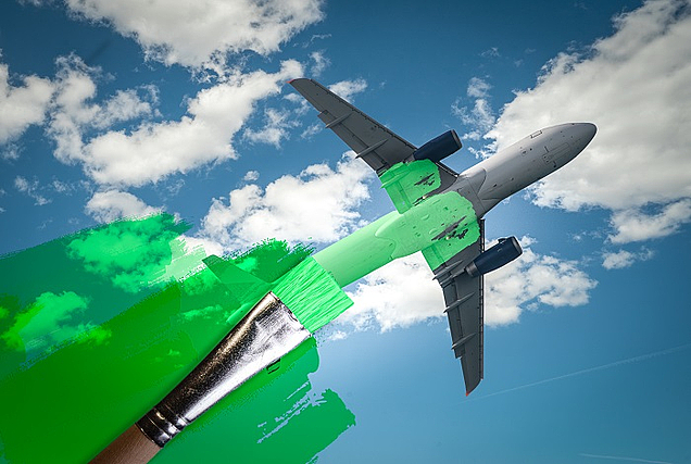 Flugzeug grün angestrichen