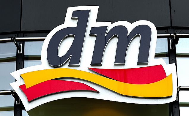 dm wirbt mit "hautfreundlichem" Desinfektionsmittel