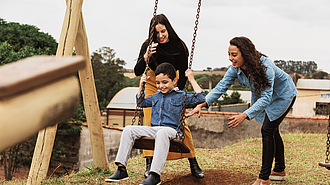 Zweite Mutter muss das von ihrer Frau geborene Kind auch dann adoptieren, wenn dieses durch ihre Eizelle gezeugt worden ist